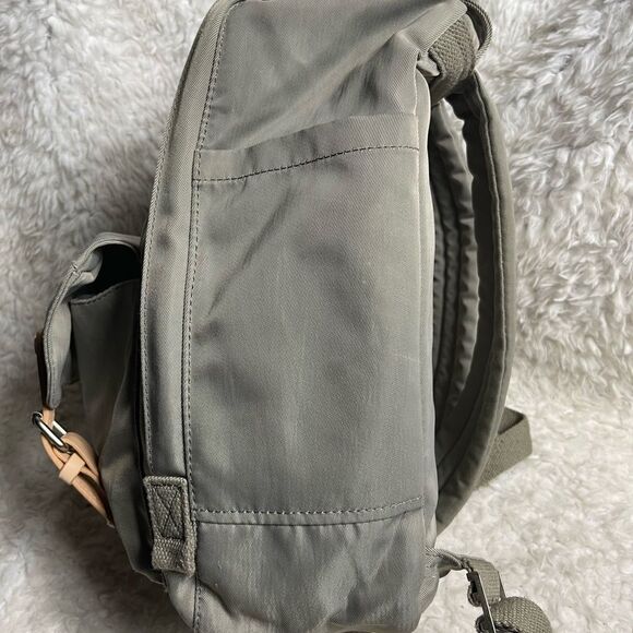 Himawari Laptop backpack Gray canvas tan faux leather straps . - Picture 5 of 10